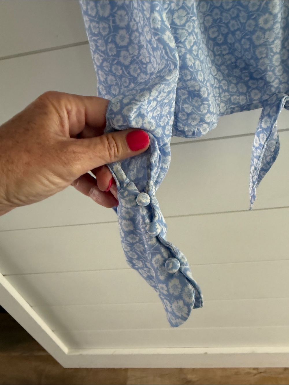 Abercrombie & Fitch Light Blue Floral Tie-Front Blouse, Size XS - Picture 4 of 8